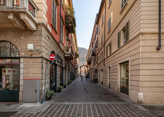 Breva In Centro Storico Como